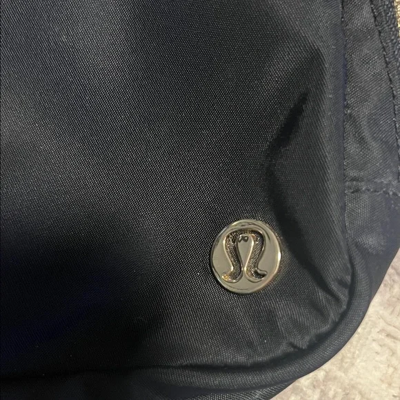 lululemon athletica Black Belt Bag with Logo Strap - Picture 3 of 4